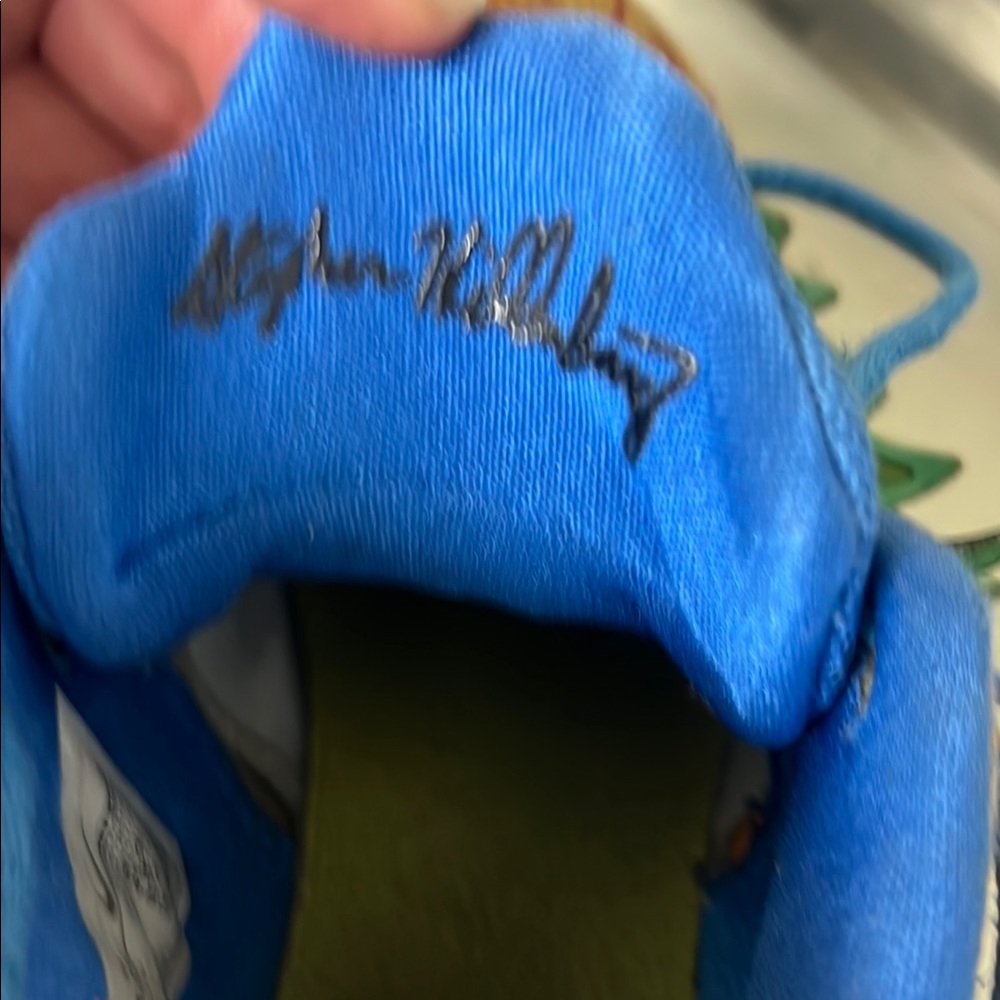 Kyrie Nike Spongebob Sneakers - Picture 3 of 5